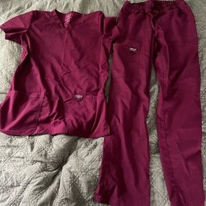 Cherokee size small scrub set